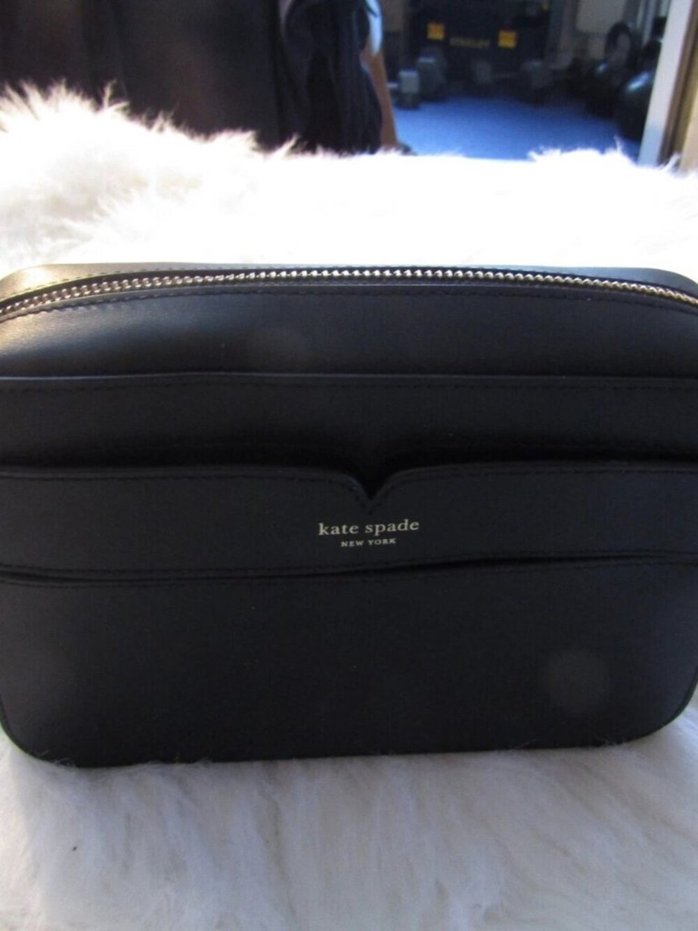 kate spade black shoulder bag with 2 slip pockets